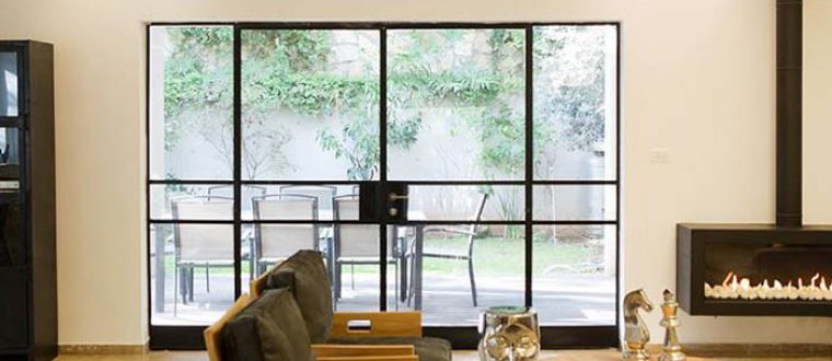 כורסאות עץ אלון